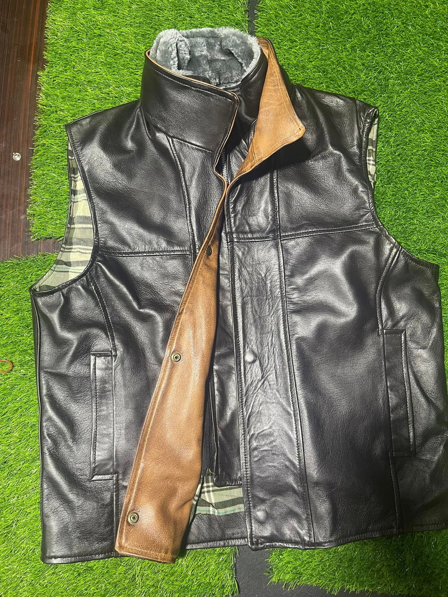 Men’s Black Vest With Brown Shearling Lining – Gilet with Zipper Pockets
