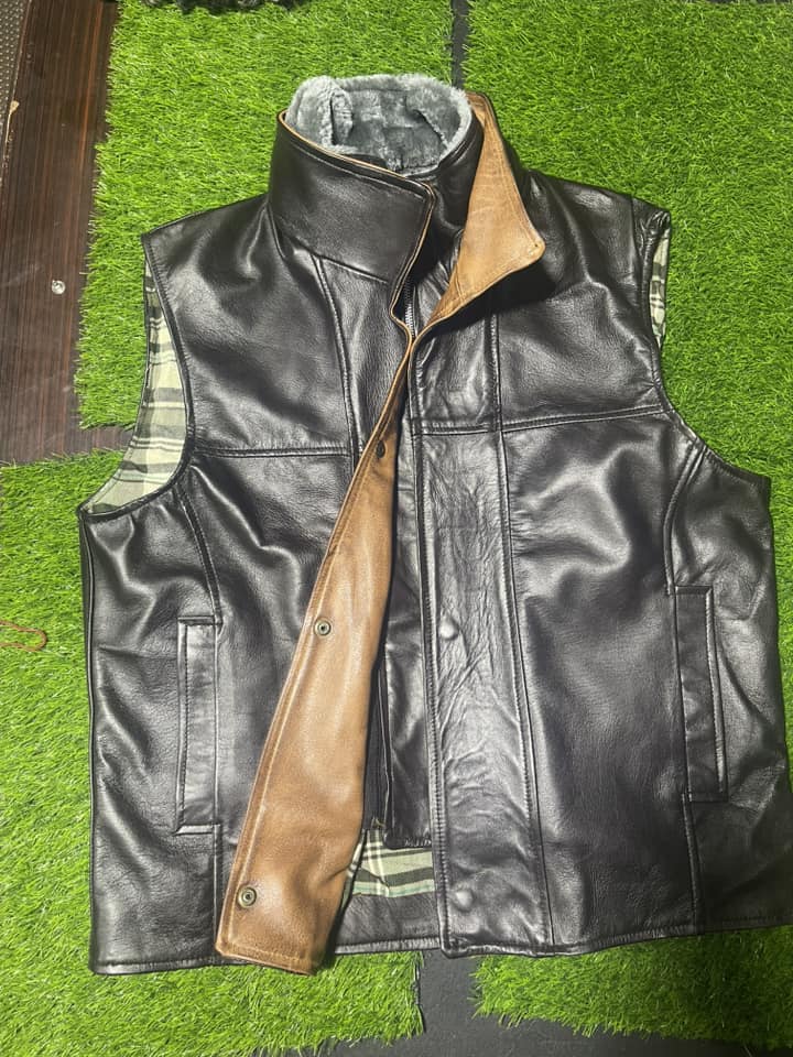 Men’s Black Vest With Brown Shearling Lining – Gilet with Zipper Pockets